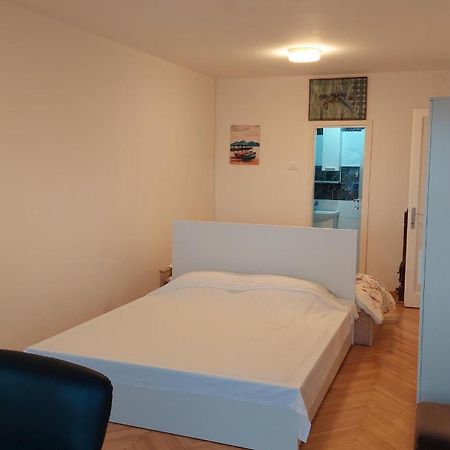 Room With Private Toilet And Balcony In City Center In Shared Apartment Split Dış mekan fotoğraf