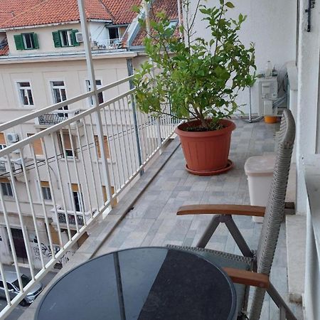 Room With Private Toilet And Balcony In City Center In Shared Apartment Split Dış mekan fotoğraf