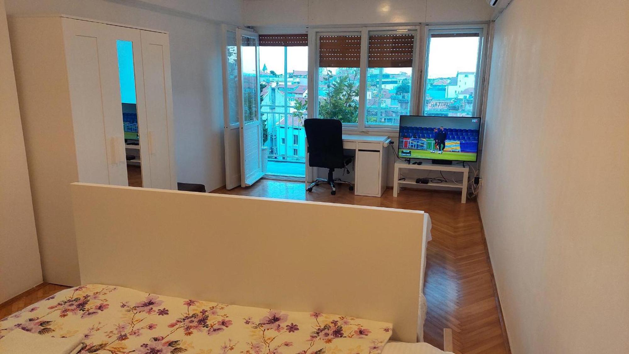 Room With Private Toilet And Balcony In City Center In Shared Apartment Split Dış mekan fotoğraf